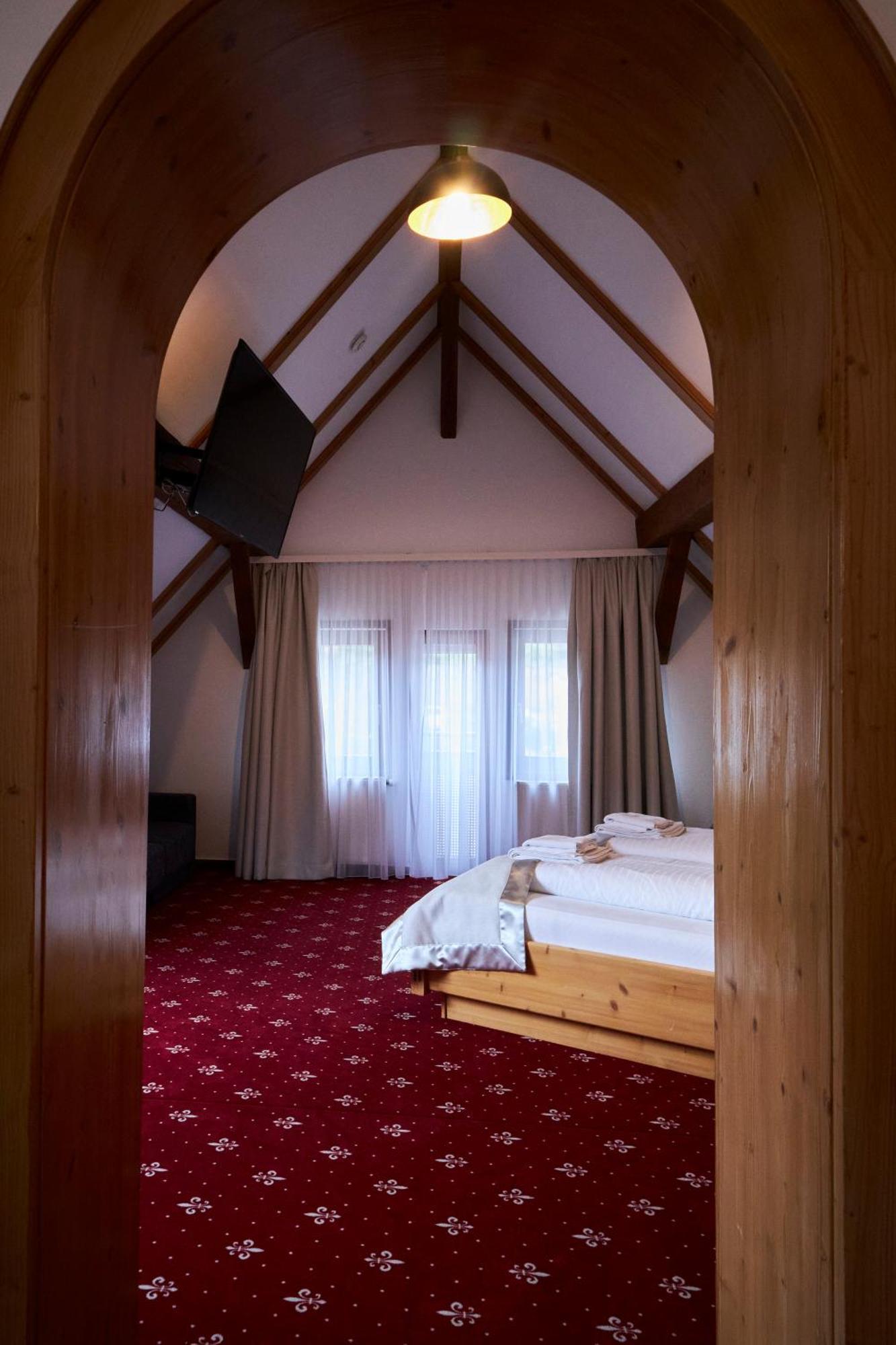 Traube Hotel 4*